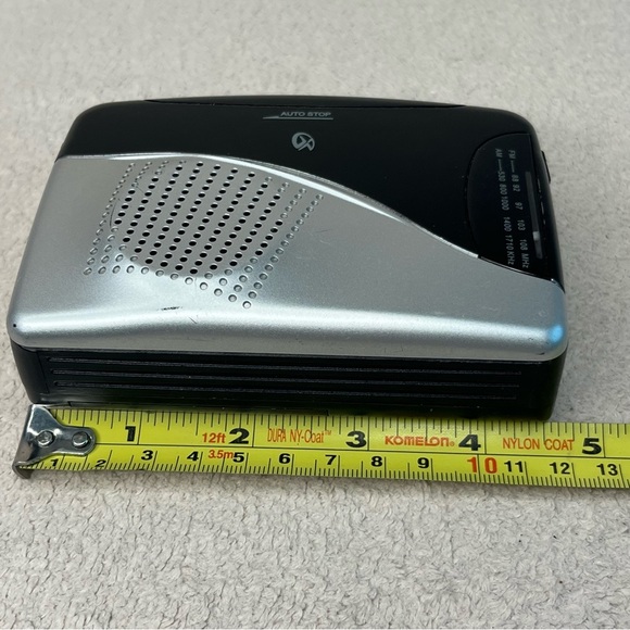 Vintage GPX Personal Cassette Tape Player AM/FM Radio-Black-Model CAS335B-Vtg- - Picture 7 of 9